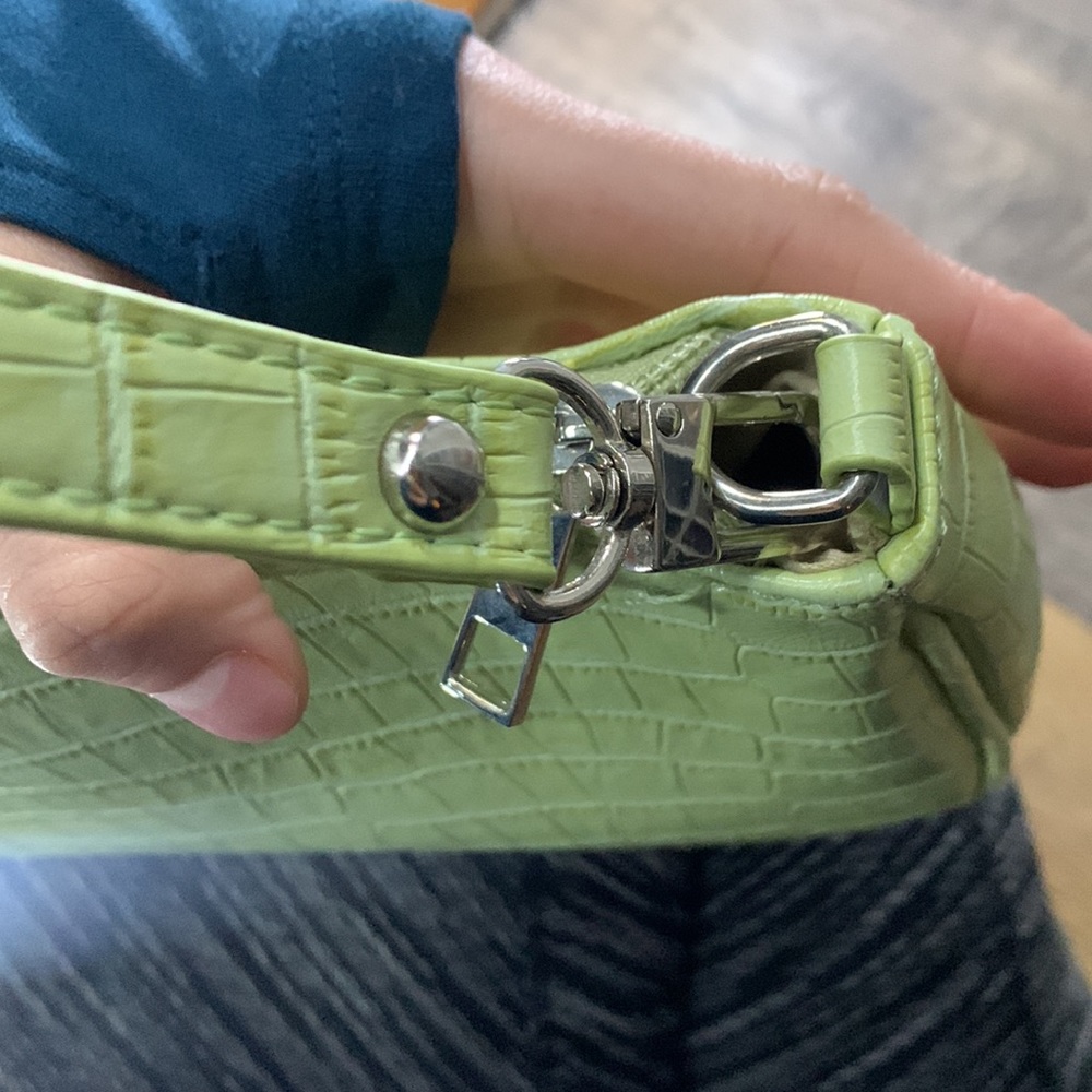 ⭐️ 3 FOR $12⭐️ SHEIN Light Green Croc-Embossed Shoulder Bag - Picture 5 of 12